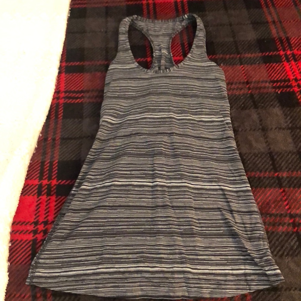 Lululemon top